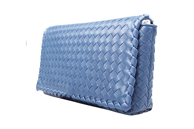 Bottega Veneta/葆蝶家 女士羊皮单肩斜挎包 428136 V0016 4192