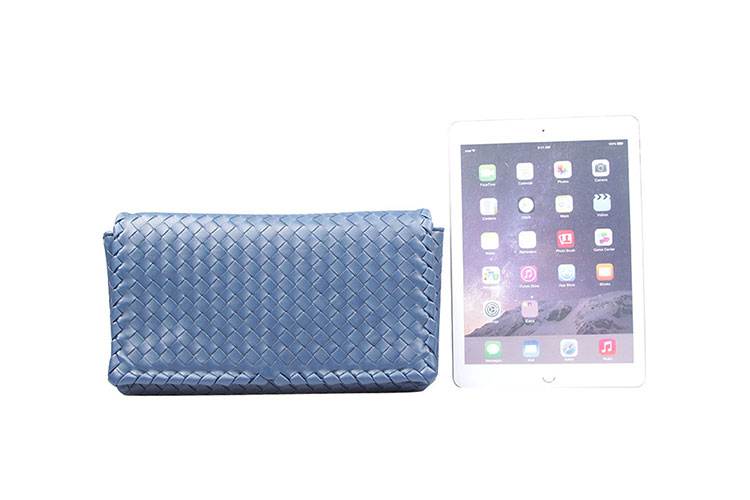 Bottega Veneta/葆蝶家 女士羊皮单肩斜挎包 428136 V0016 4192