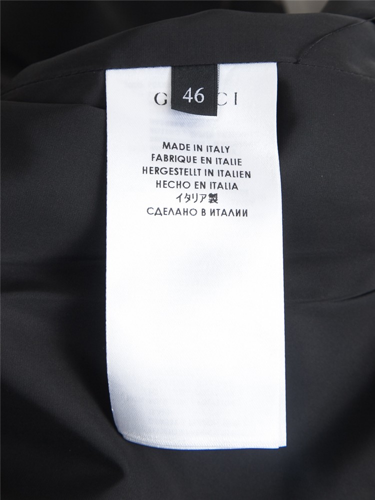 GUCCI/古驰 纯色多兜设计时尚休闲款西装 男士西装