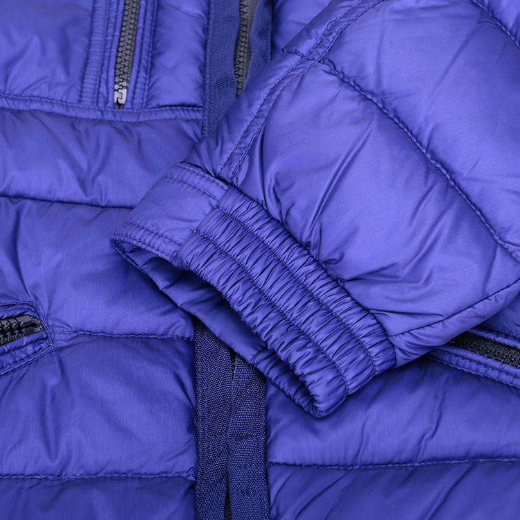 Moncler/蒙克莱 鹅绒多口袋保暖羽绒服 男士外套