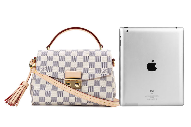 Louis Vuitton/路易威登 新款白棋格内拼樱花粉色女士邮差包 帆布/配皮 N41581