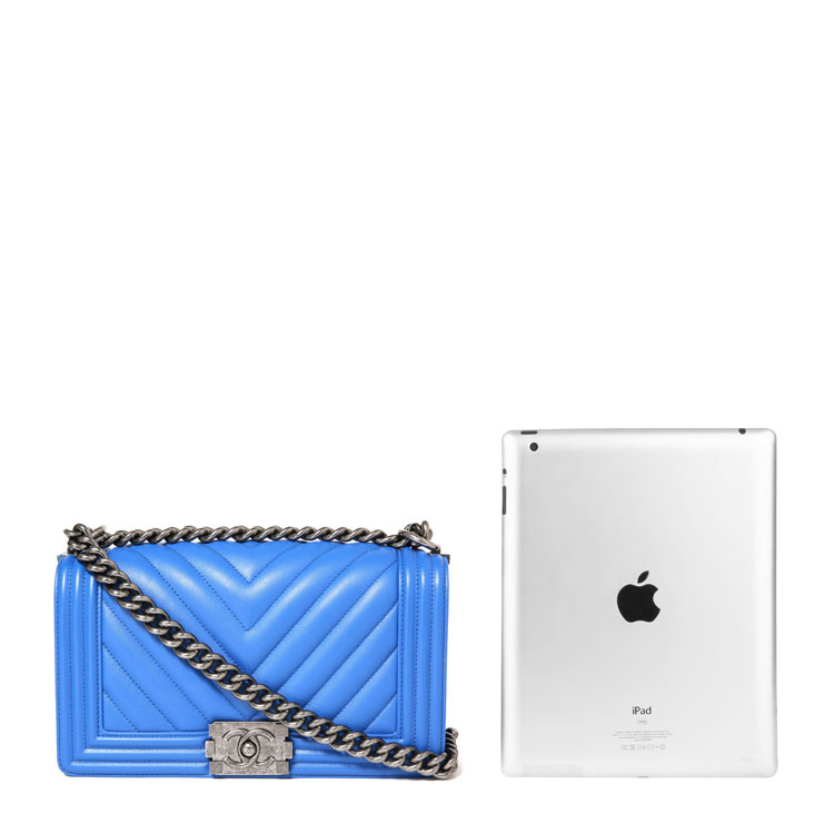 CHANEL(香奈儿) 蓝色皮质斜挎包 Leboy 中号