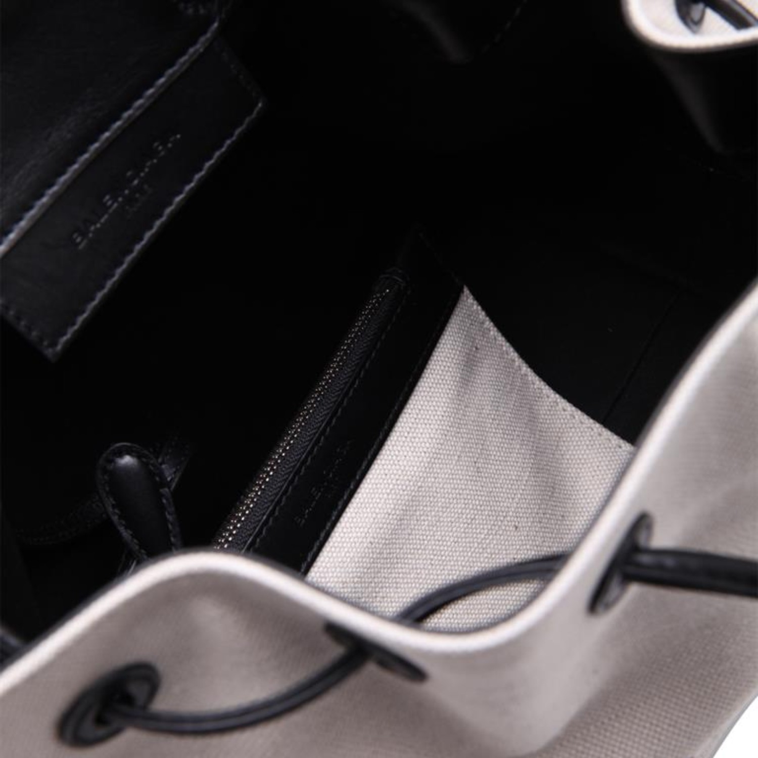 【包邮包税】Balenciaga/巴黎世家 女士米白色帆布配皮单肩斜挎水桶包Backpacks 409000 AQ37N 1080