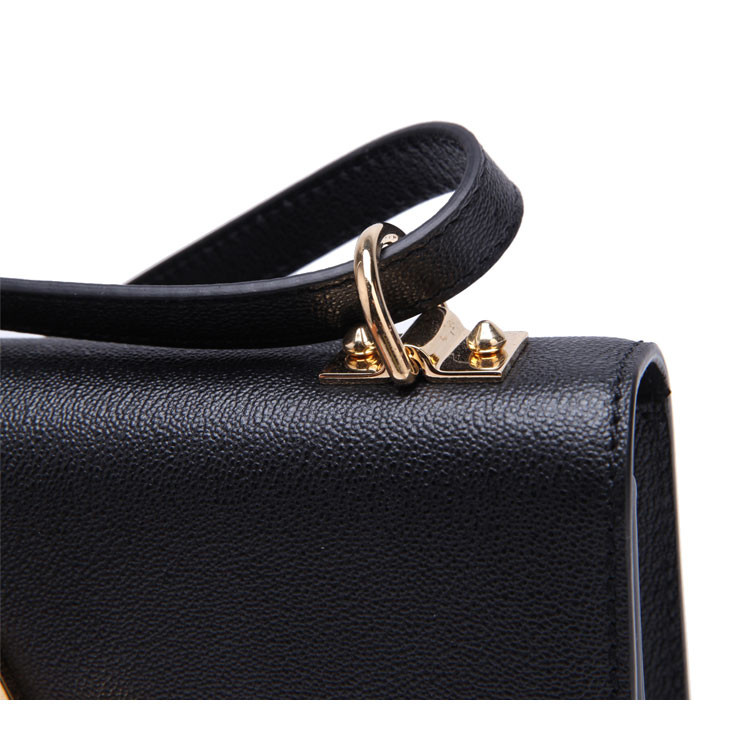 Alexander McQueen/亚历山大麦昆牛皮材质金属字母装饰女士单肩斜挎包,439447DN10G 1000 WOMEN BAG