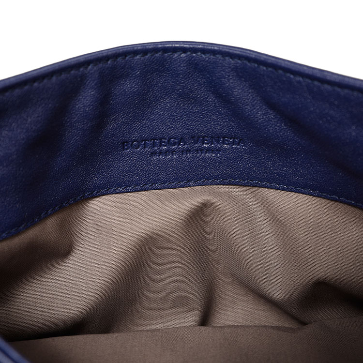 Bottega Veneta/葆蝶家 编织牛皮男士两用单肩斜挎包 藏蓝色