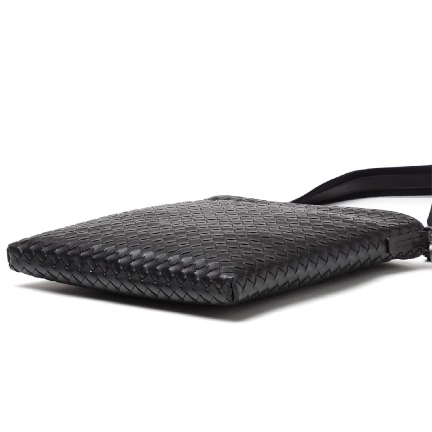 【包邮包税】Bottega Veneta/葆蝶家 男士黑色牛皮斜挎包 276357 V465C 1000