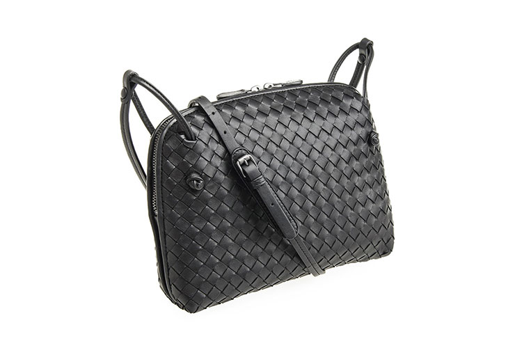 Bottega Veneta/葆蝶家 羊皮女士单肩斜挎包 245354 V0016 8175