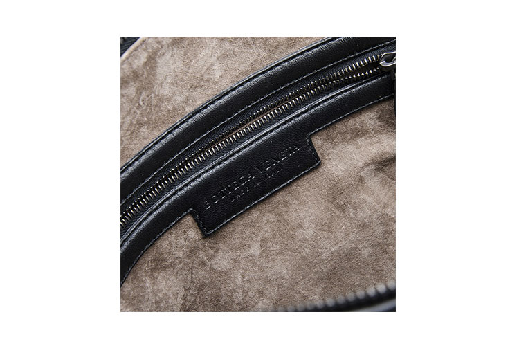 Bottega Veneta/葆蝶家 羊皮女士单肩斜挎包 245354 V0016 8175