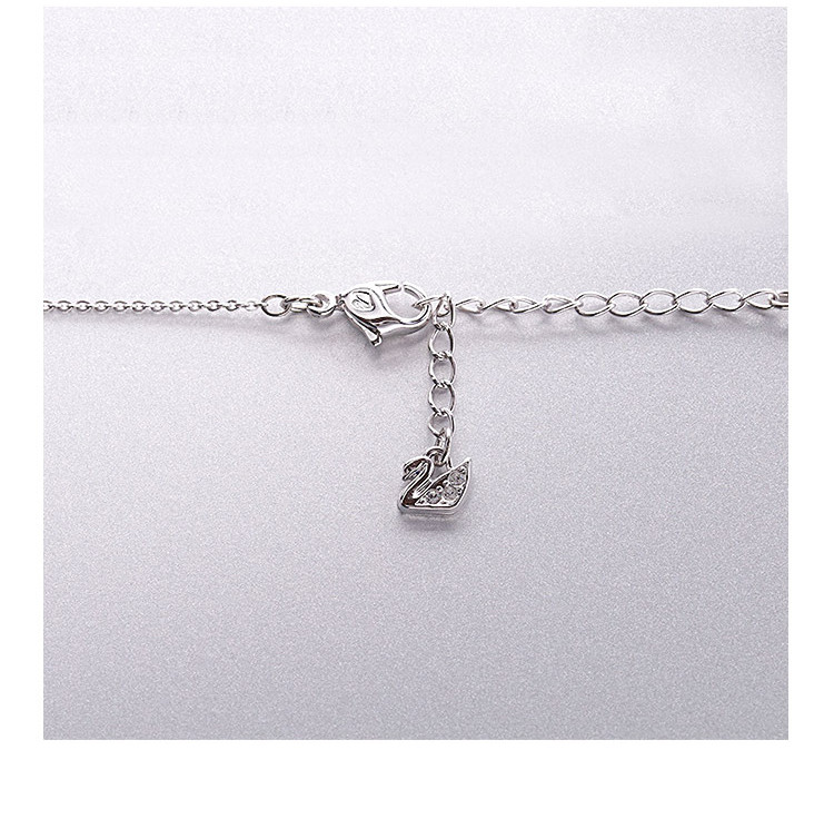 Swarovski/施华洛世奇 新款渐变水晶天鹅锁骨项链小号 5215038