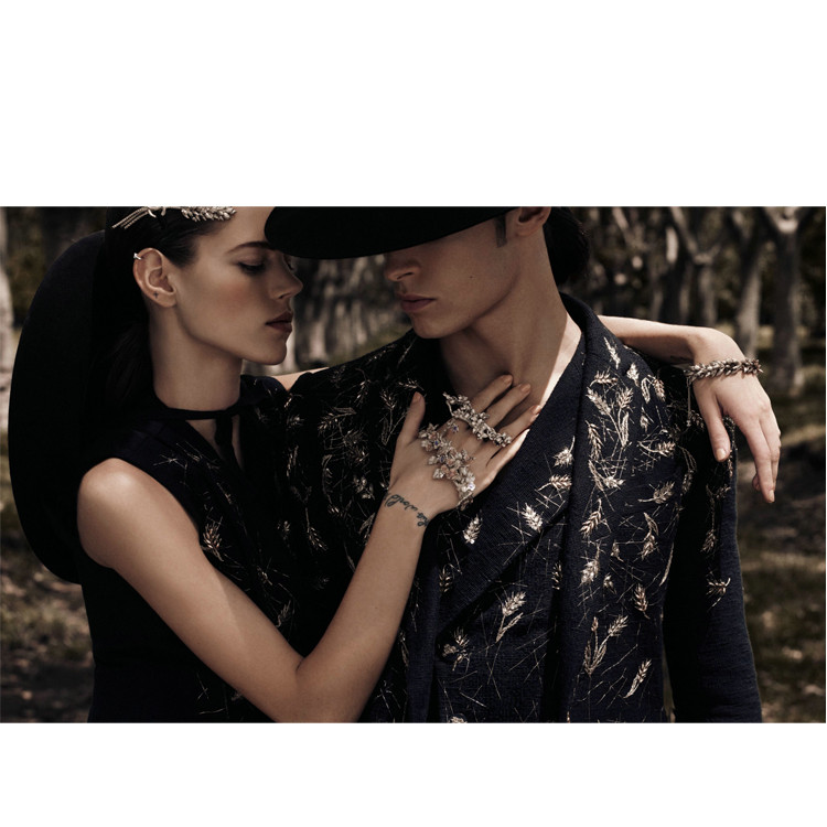 CHANEL/香奈儿 经典双C珍珠镶嵌耳钉 耳饰 A64766