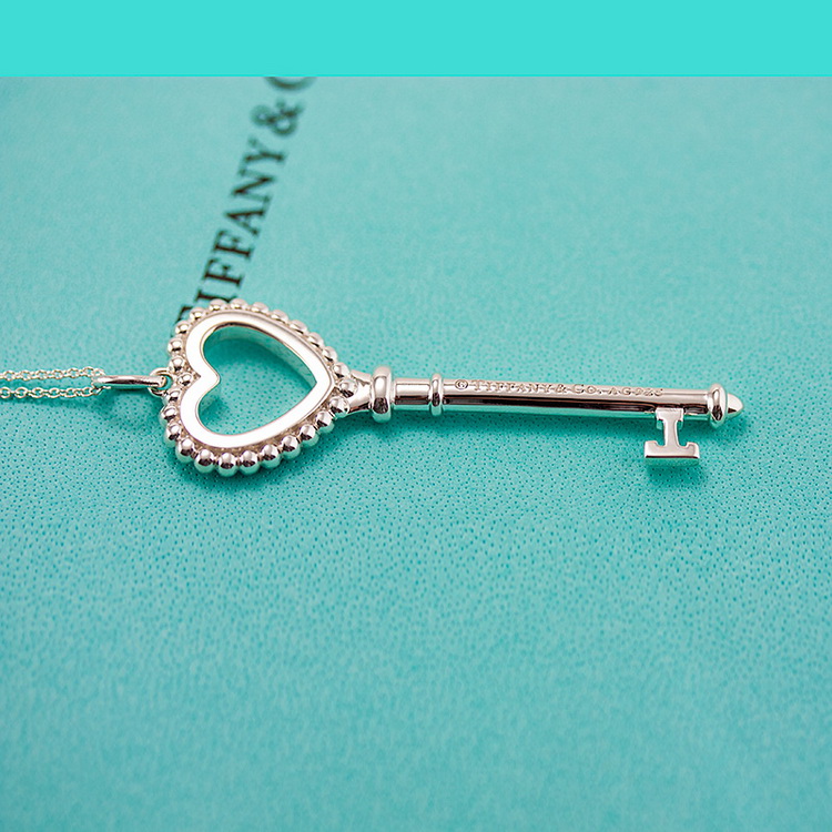 Tiffany & Co./蒂芙尼 Keys系列 Heart key蓝色珐琅桃心钥匙吊坠项链 TGRP04519