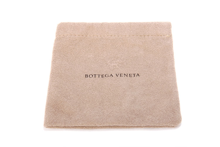Bottega Veneta(葆蝶家) 铁灰色红色Logo图标挂饰