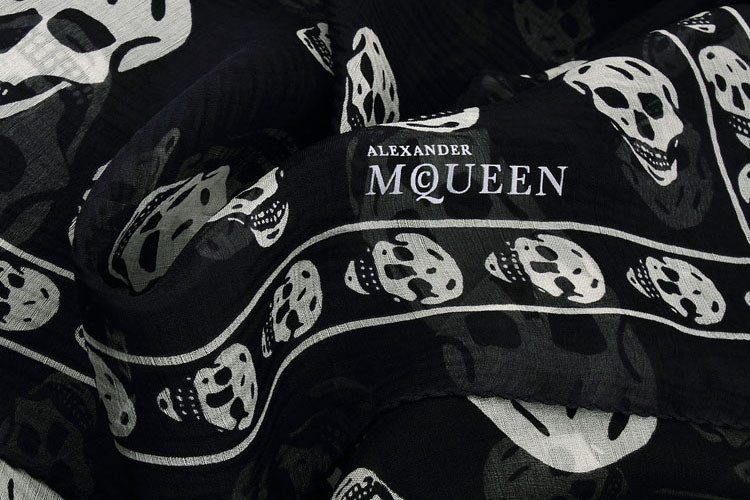 Alexander McQueen/亚历山大麦昆 真丝长方形骷髅头女士丝巾 AM2635140138 110640 4Q010 4078