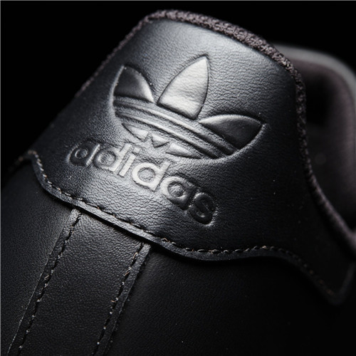 adidas(阿迪达斯) *黑色经典运动鞋 美码9.5#