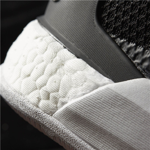 adidas(阿迪达斯) *白/黑CRAZYLIGHT BOOST 2.5低帮透气篮球鞋 44#