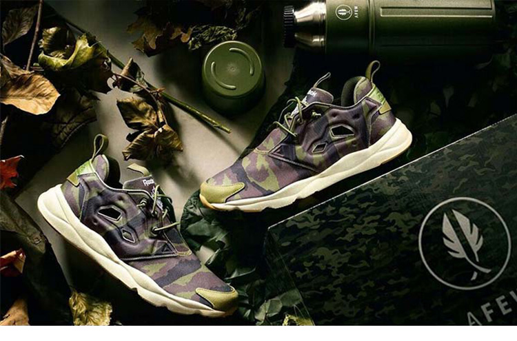 REEBOK/锐步 皮革拼接 FURYLITE GRAPHIC 女士运动鞋
