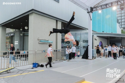 双飞燕郑伟腾再出山：如何以百耳颂美颜耳机B7颠覆行业痛点？